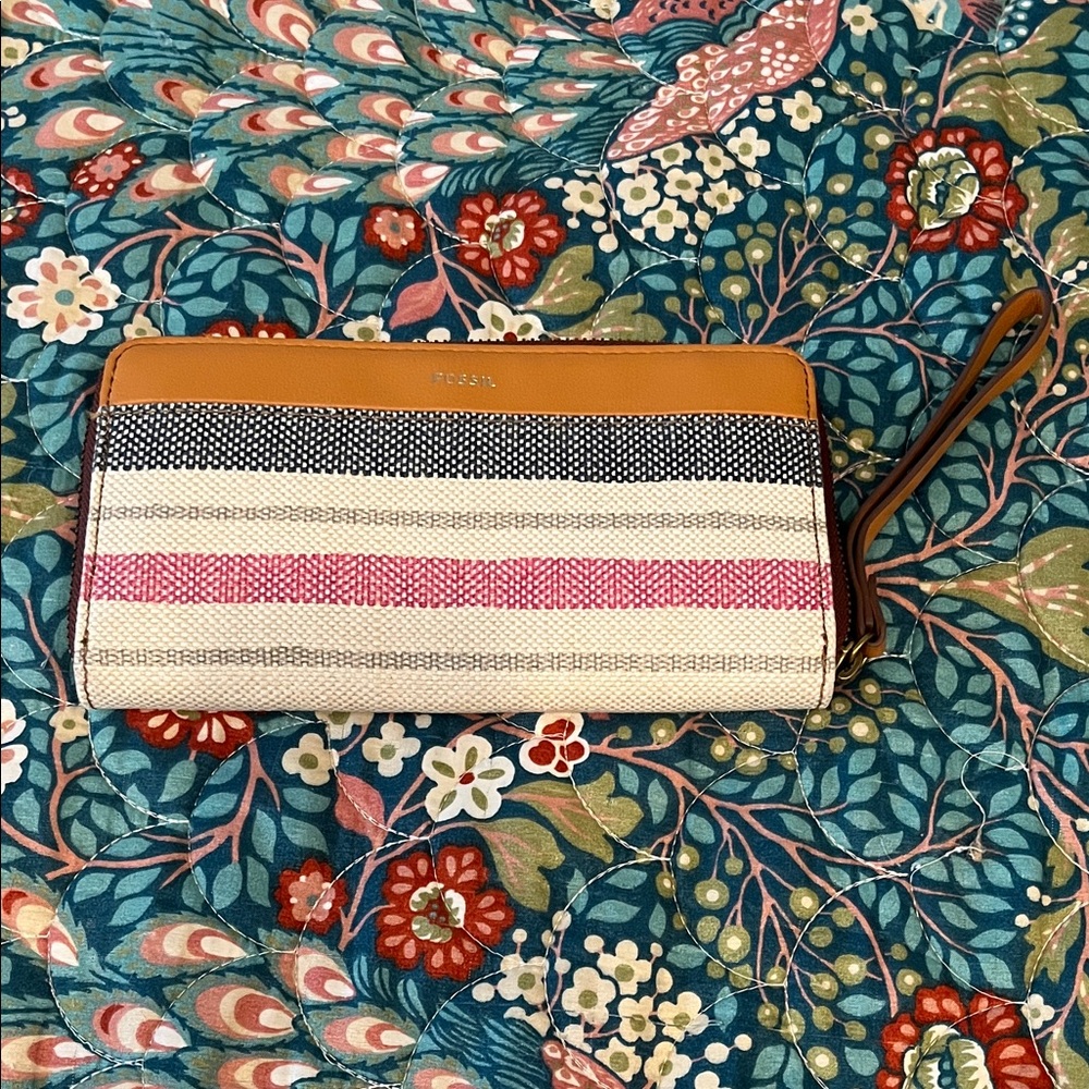 Fossil Jori RFID Tan and Pink Striped Clutch